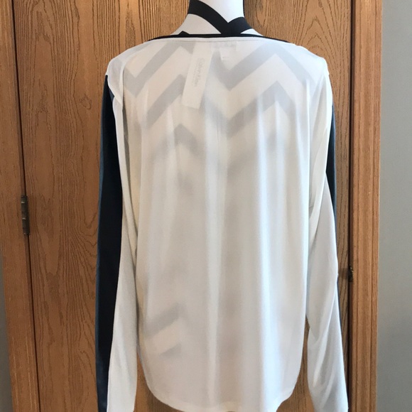 Calvin Klein - Picture 4 of 6